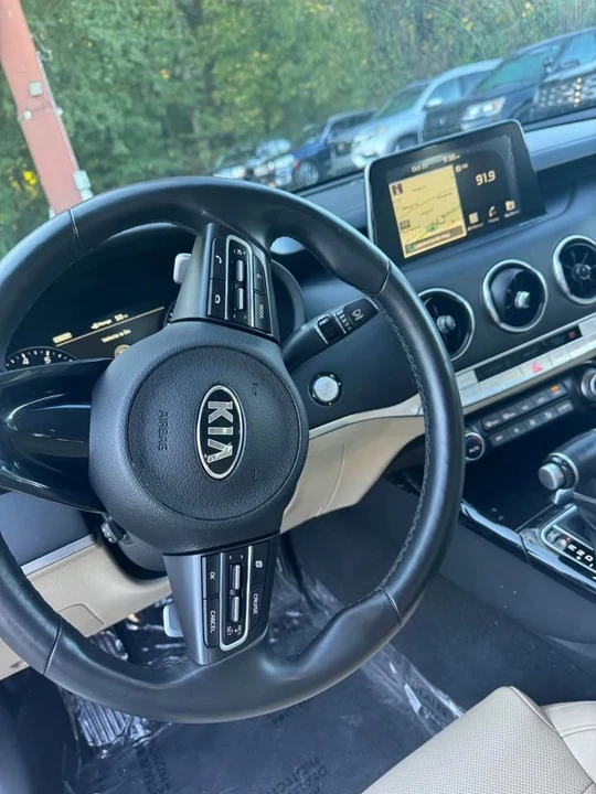 2018 Kia Stinger - Image 2 of 7