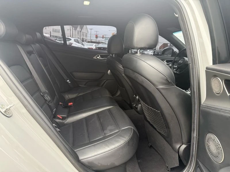2018 Kia Stinger - Image 7 of 15
