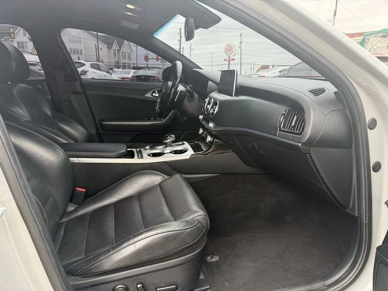 2018 Kia Stinger - Image 15 of 15