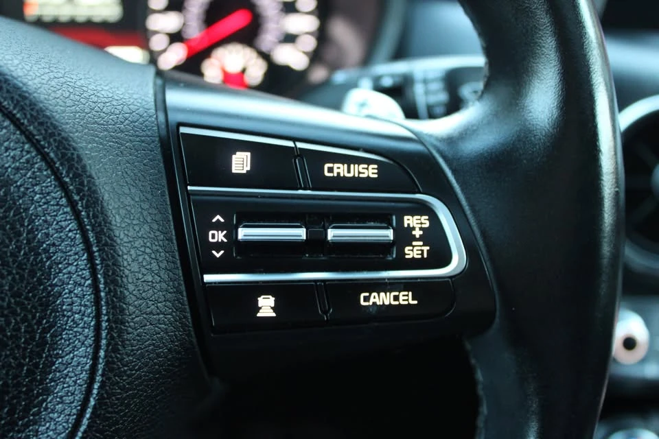 2018 Kia Stinger - Image 17 of 20