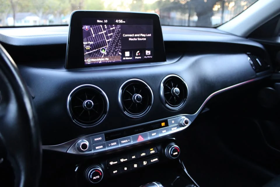 2018 Kia Stinger - Image 19 of 20