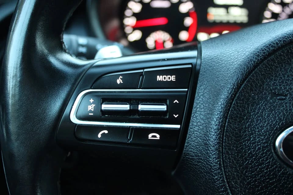 2018 Kia Stinger - Image 18 of 20