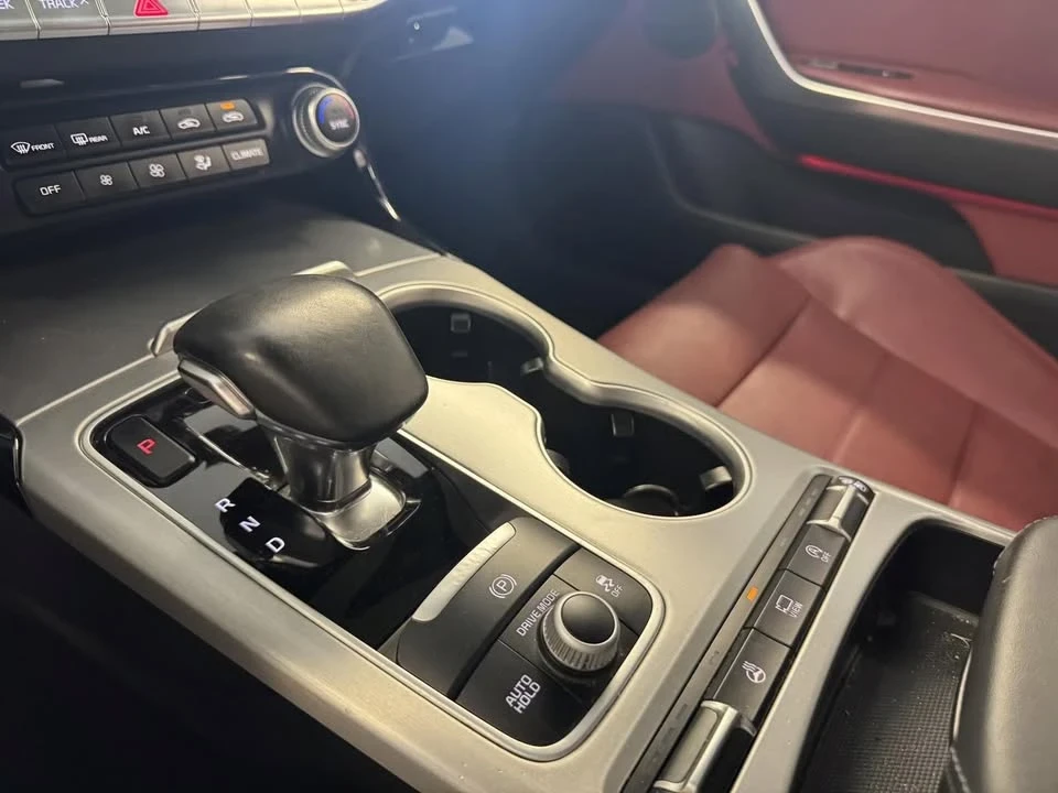 2018 Kia Stinger GT - Image 16 of 20