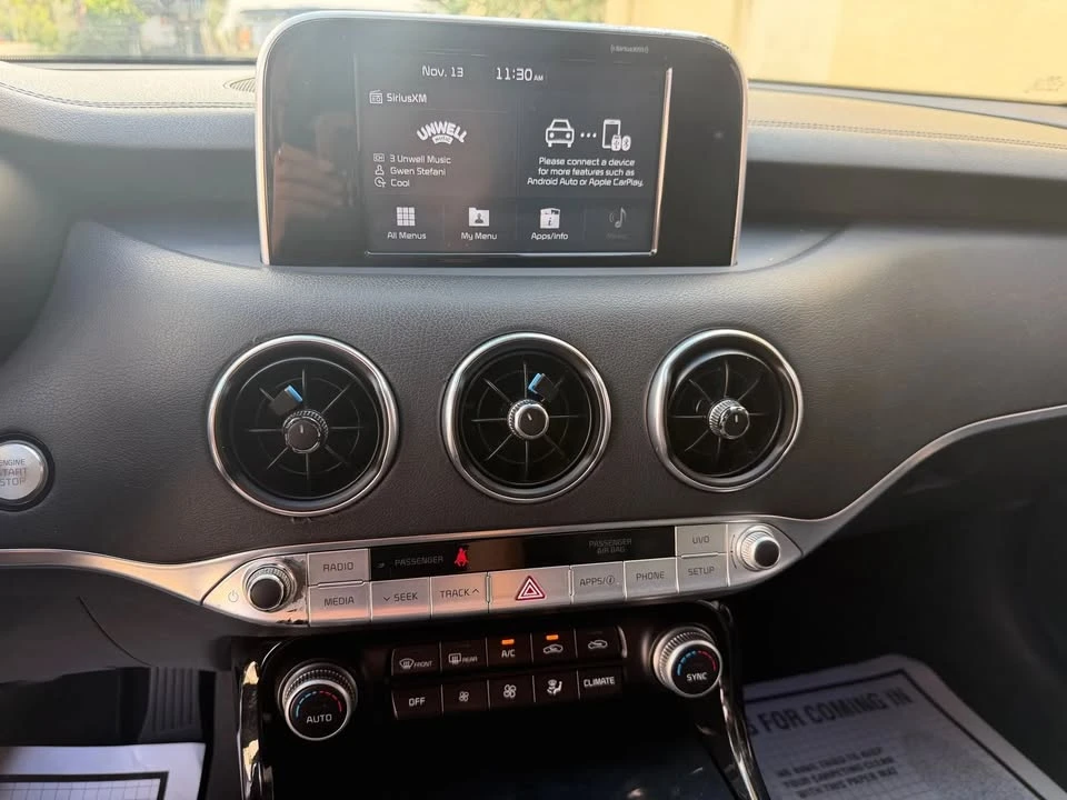2018 Kia Stinger - Image 10 of 17