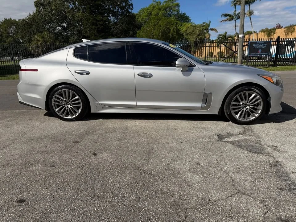 2018 Kia Stinger - Image 2 of 17