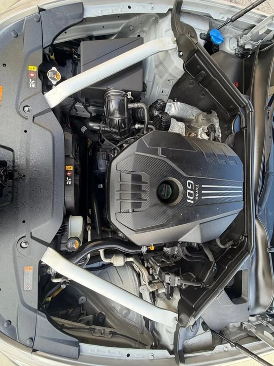 2018 Kia Stinger - Image 13 of 17