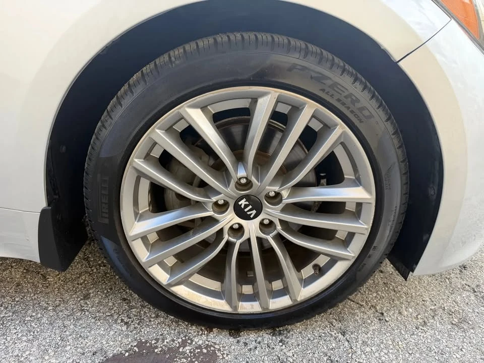 2018 Kia Stinger - Image 15 of 17