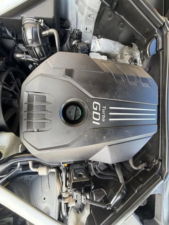 2018 Kia Stinger - Image 14 of 17