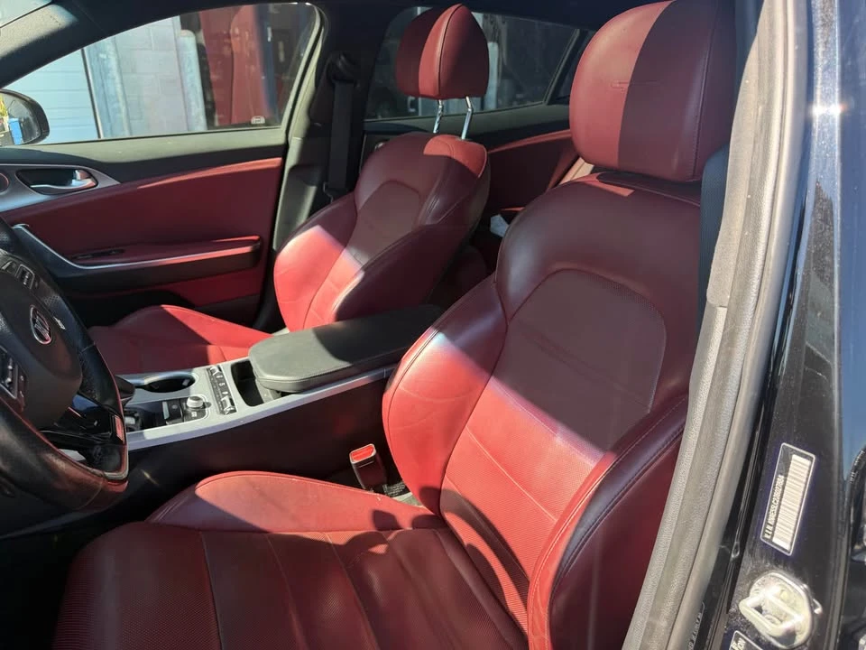 2018 Kia Stinger - Image 10 of 16