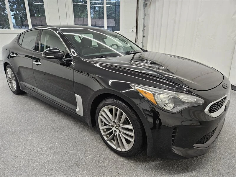 2018 Kia Stinger - Image 2 of 15