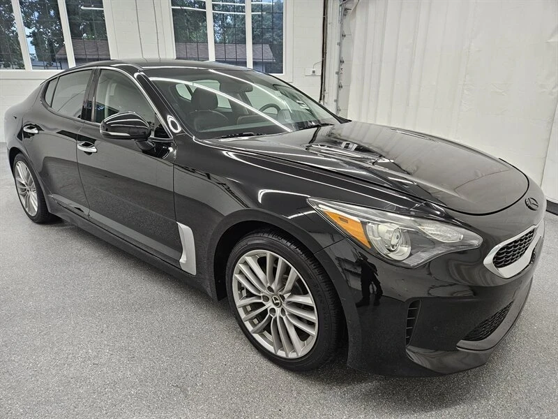 2018 Kia Stinger - Image 2 of 15