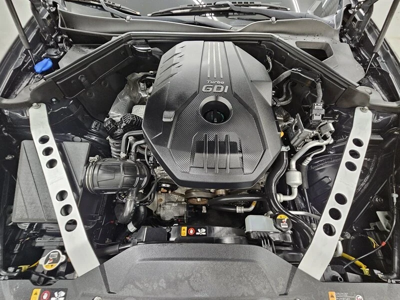 2018 Kia Stinger - Image 8 of 15