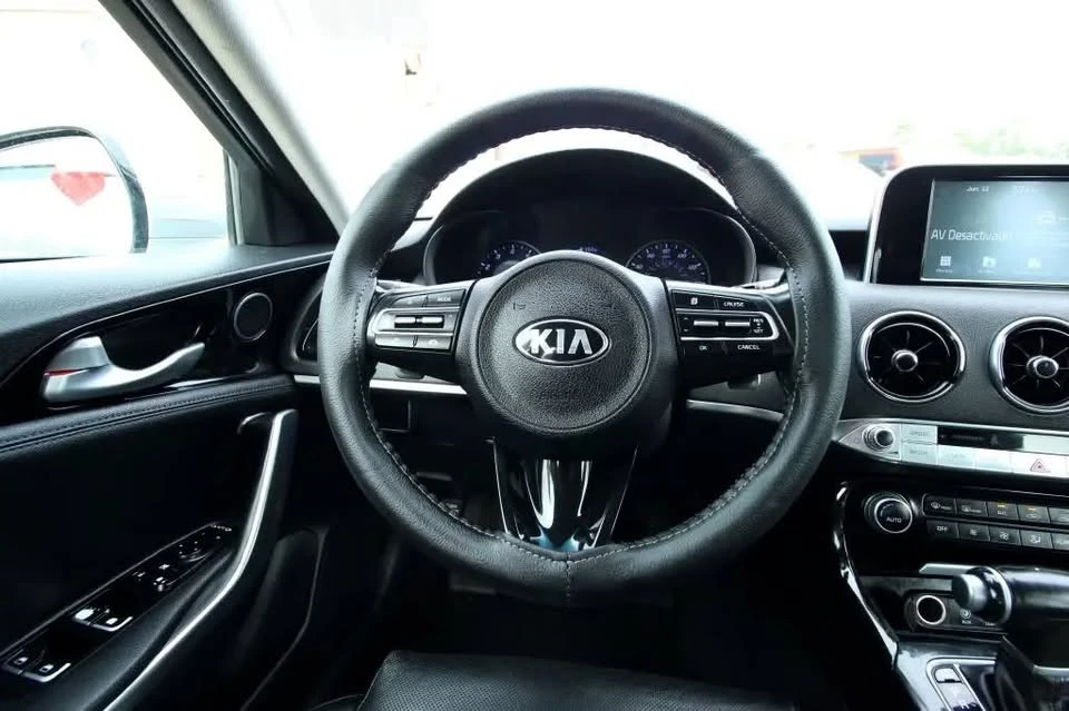 2018 Kia Stinger - Image 9 of 12