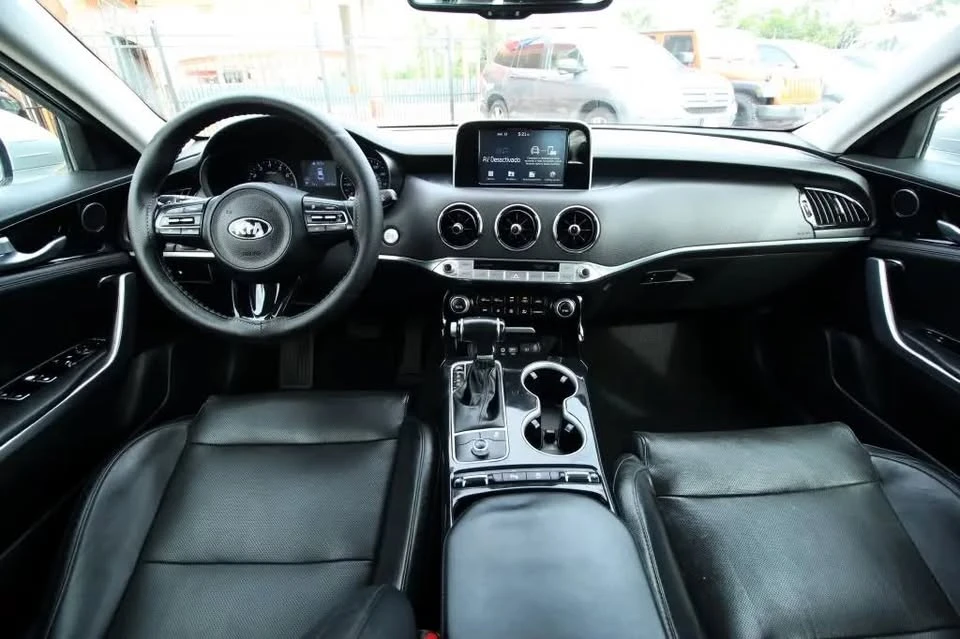 2018 Kia Stinger - Image 10 of 12