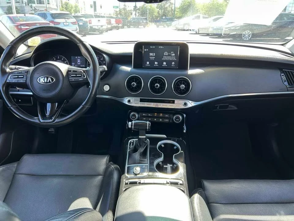 2018 Kia Stinger - Image 10 of 15
