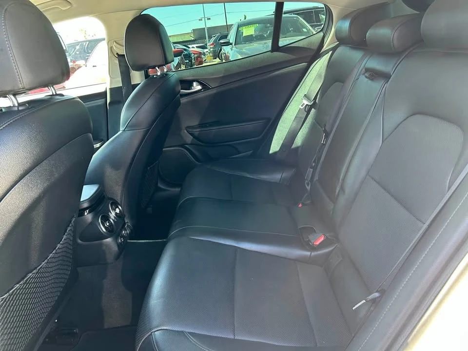 2018 Kia Stinger - Image 8 of 15