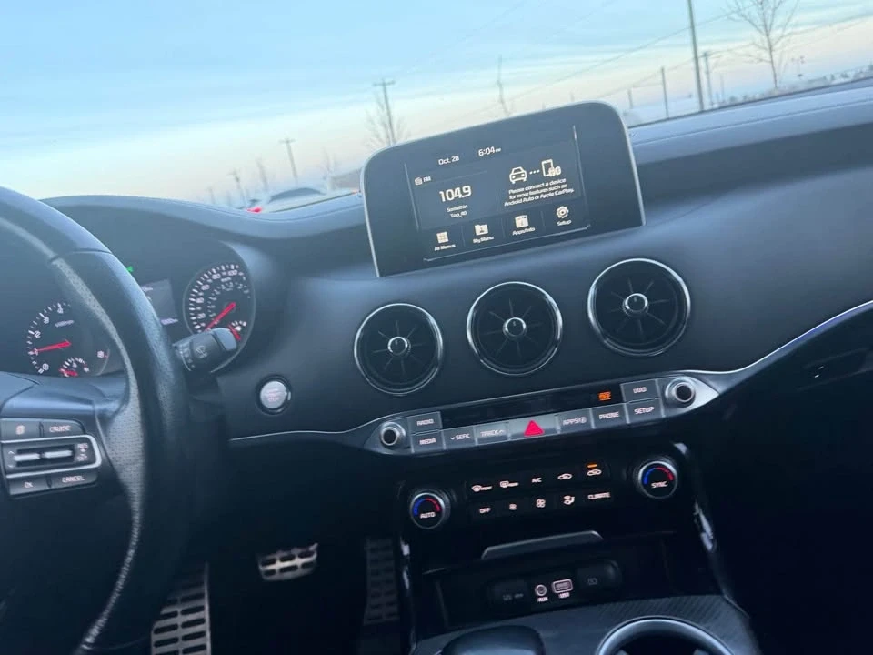 2018 Kia Stinger GT - Image 18 of 19