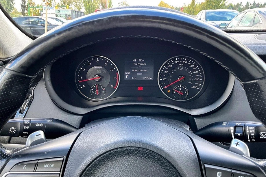 2018 Kia Stinger GT - Image 15 of 17