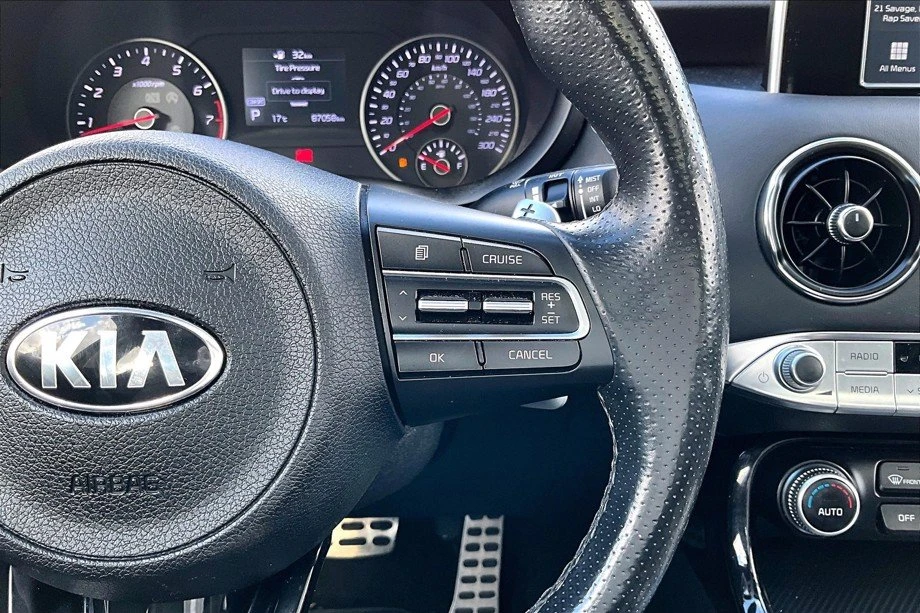 2018 Kia Stinger GT - Image 14 of 17