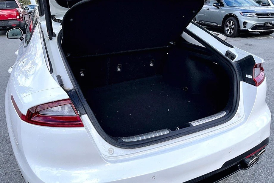2018 Kia Stinger GT - Image 16 of 17