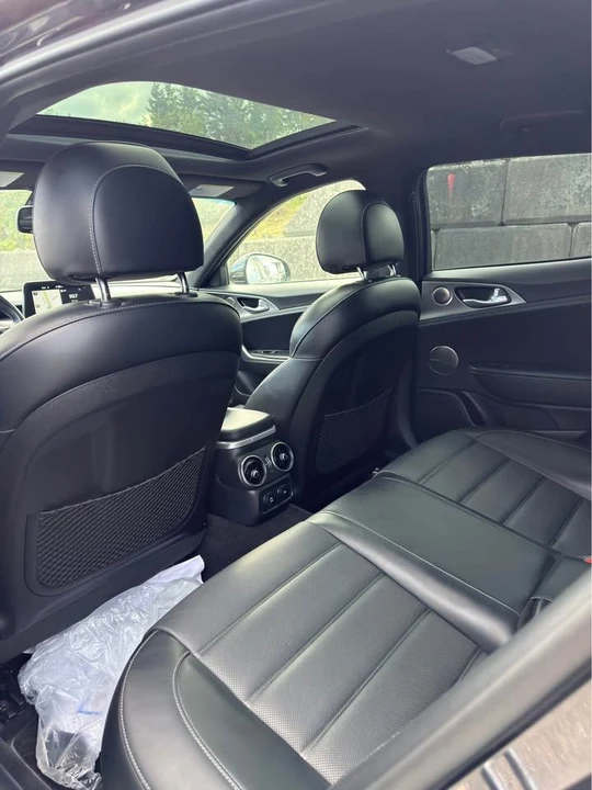 2018 Kia Stinger GT - Image 15 of 16