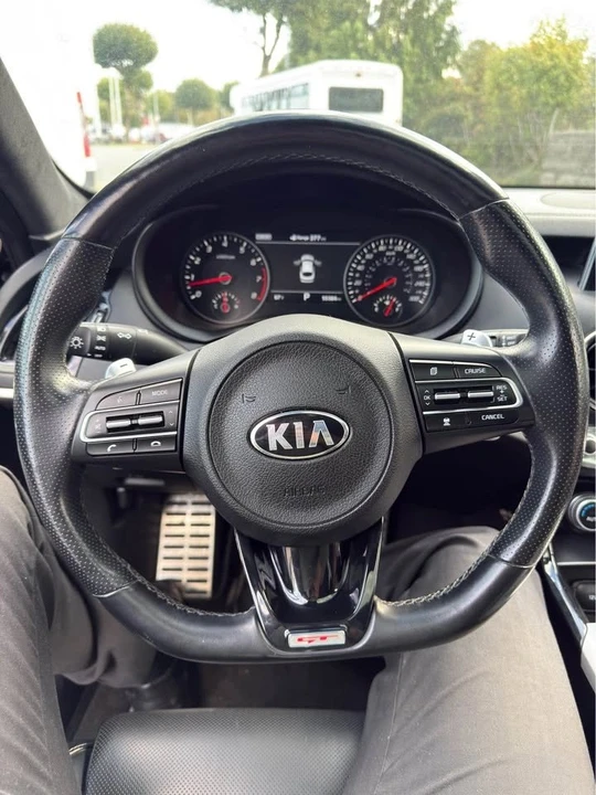 2018 Kia Stinger GT - Image 10 of 16