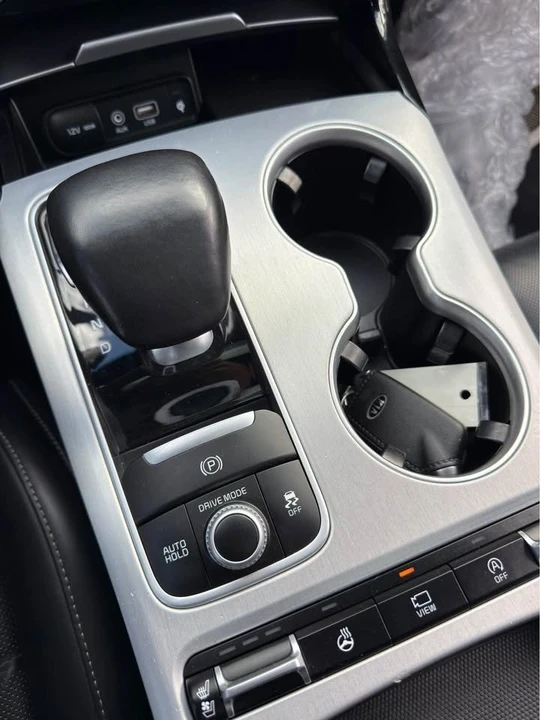 2018 Kia Stinger GT - Image 9 of 16