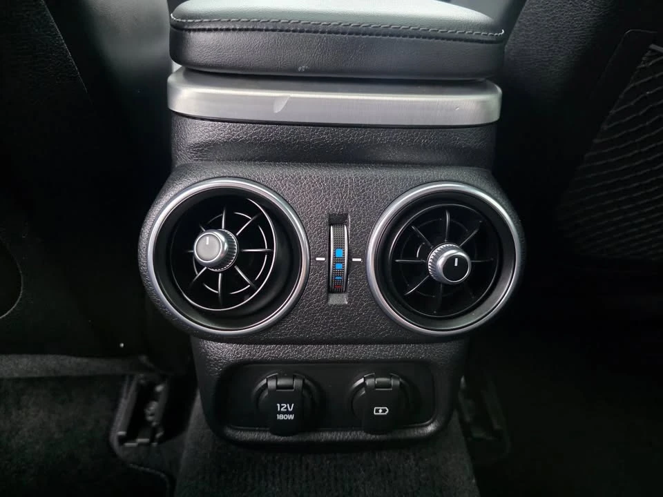 2018 Kia Stinger GT - Image 15 of 19