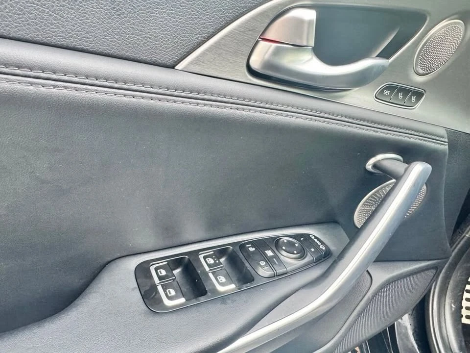 2018 Kia Stinger GT - Image 8 of 17