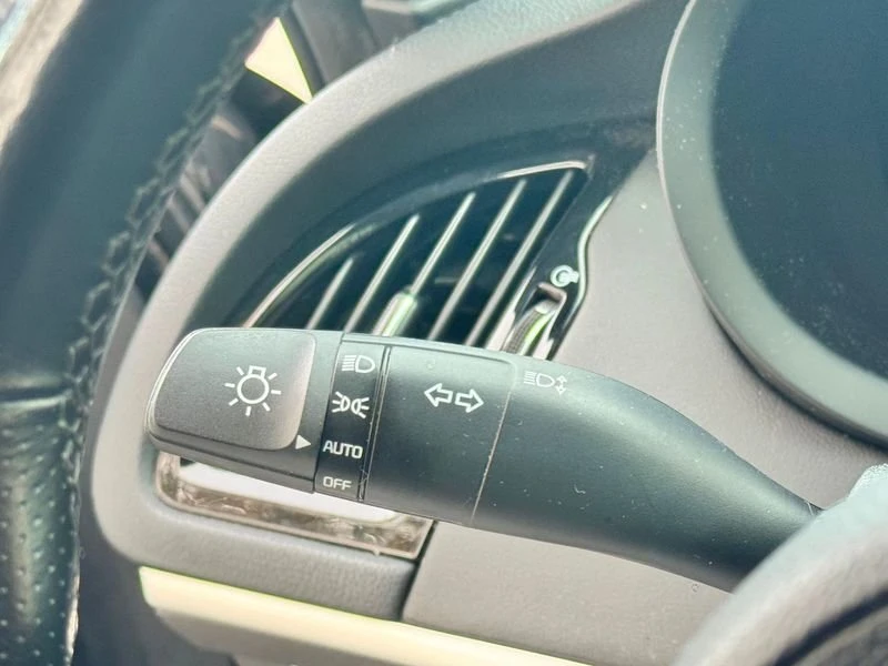 2018 Kia Stinger GT - Image 11 of 19