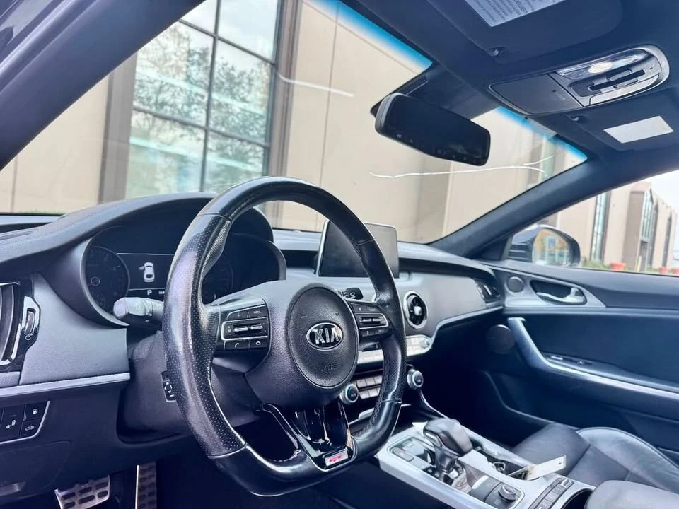 2018 Kia Stinger GT - Image 10 of 13