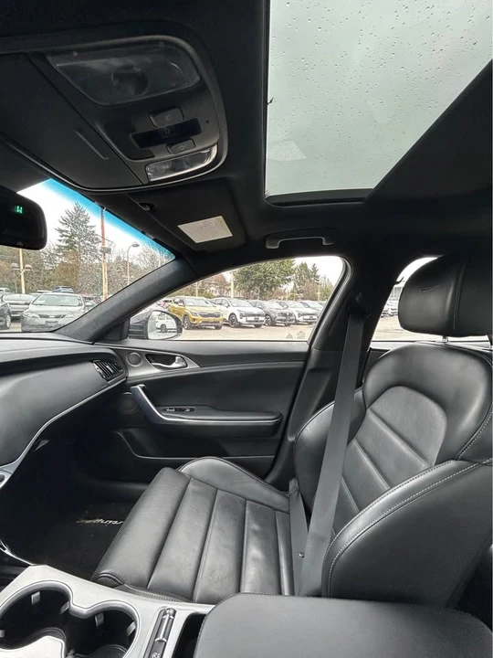 2018 Kia Stinger GT - Image 7 of 10