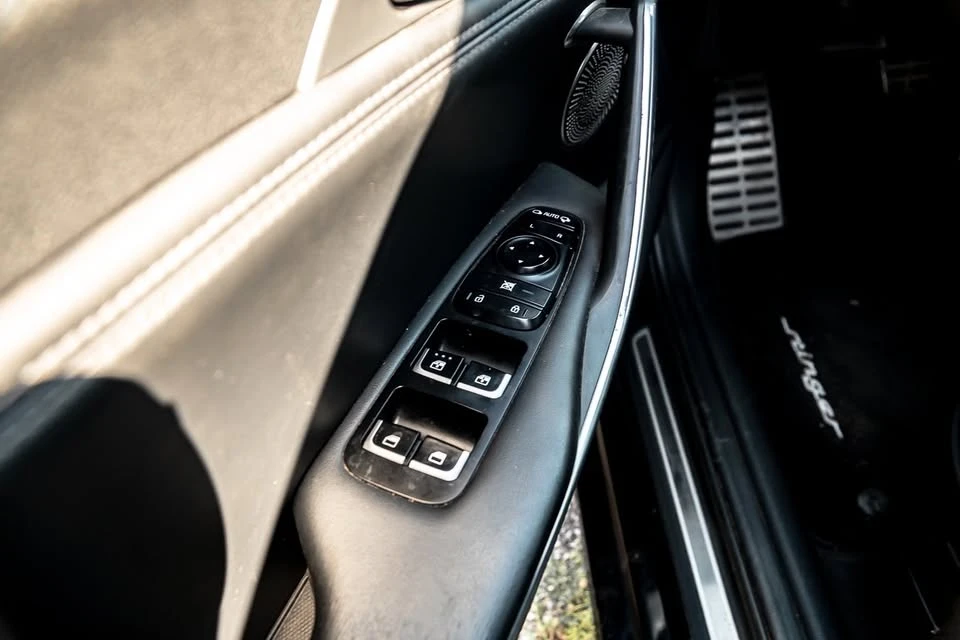 2018 Kia Stinger GT - Image 9 of 20