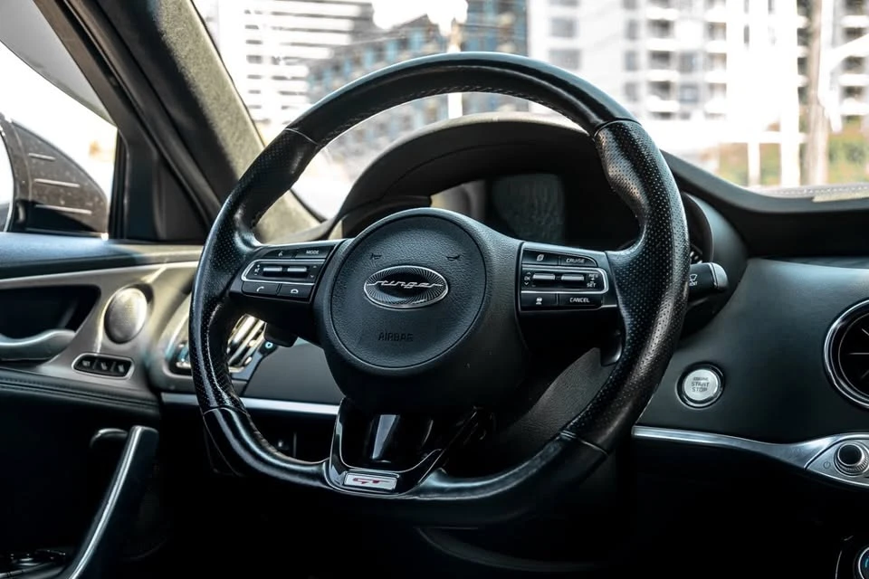 2018 Kia Stinger GT - Image 16 of 20