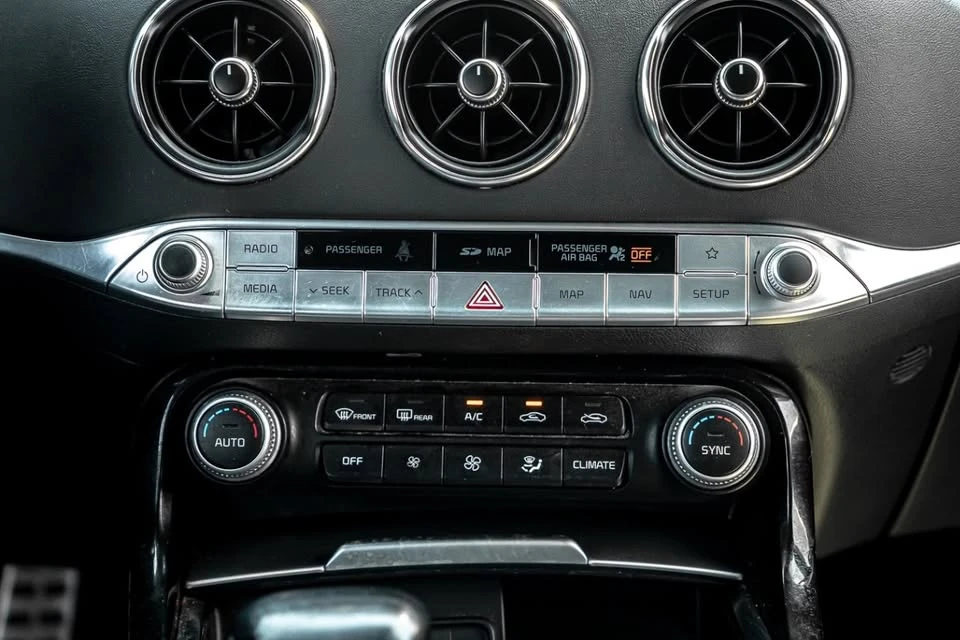 2018 Kia Stinger GT - Image 18 of 20
