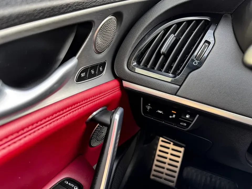 2018 Kia Stinger GT - Image 18 of 19