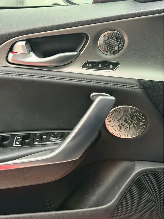 2018 Kia Stinger GT - Image 13 of 16