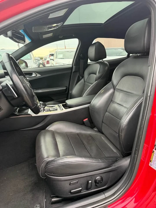 2018 Kia Stinger GT - Image 11 of 16