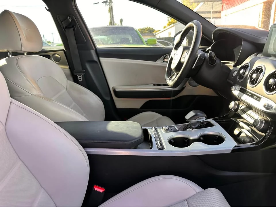 2018 Kia Stinger GT - Image 13 of 17