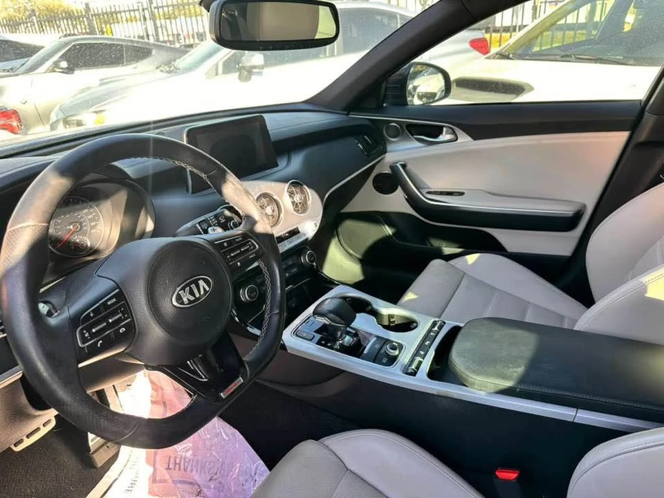 2018 Kia Stinger GT - Image 10 of 17