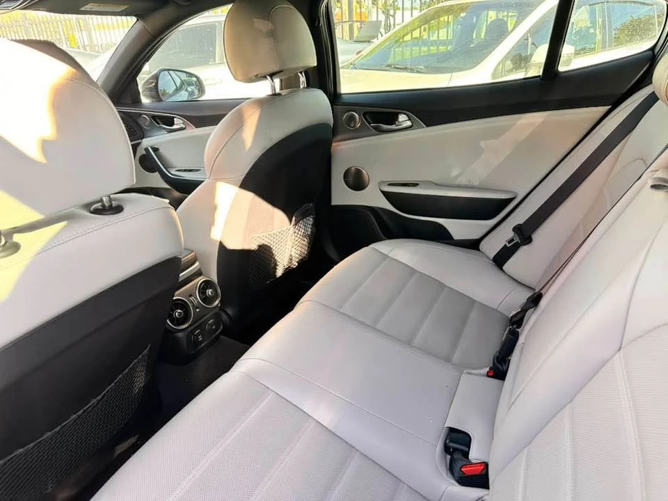 2018 Kia Stinger GT - Image 8 of 17