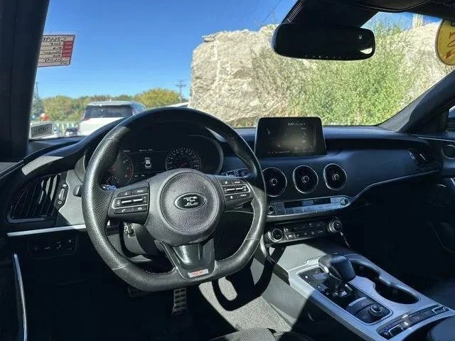2018 Kia Stinger GT - Image 13 of 19