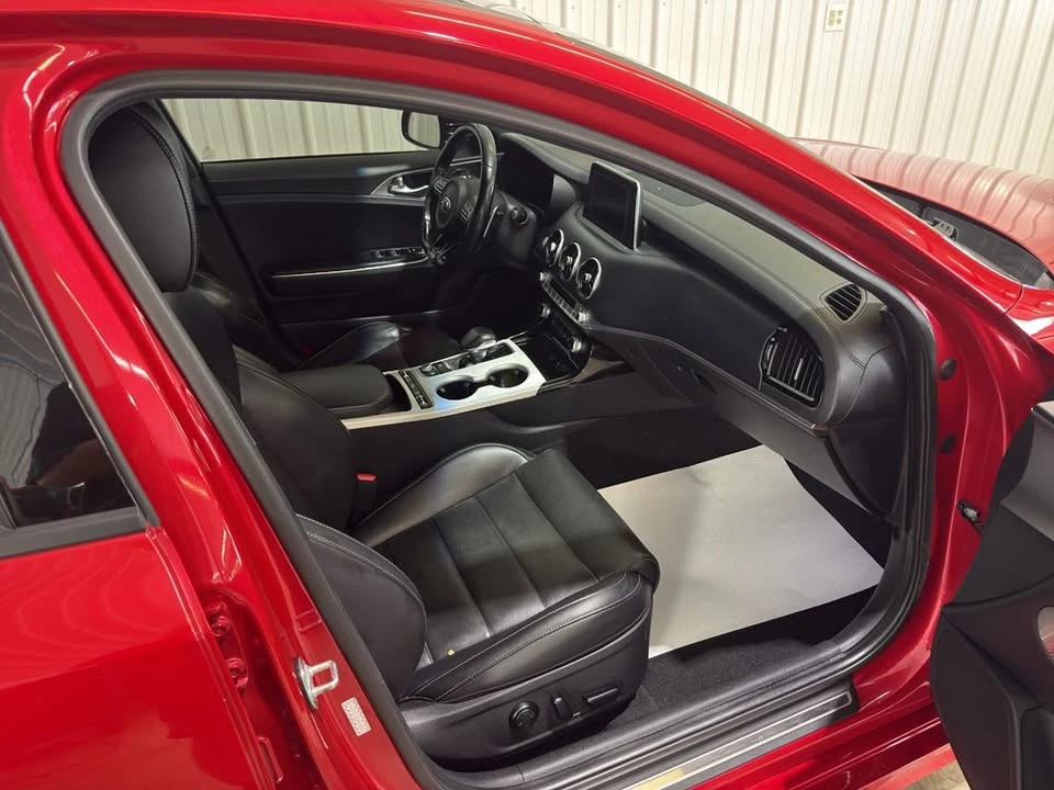 2018 Kia Stinger GT - Image 16 of 20
