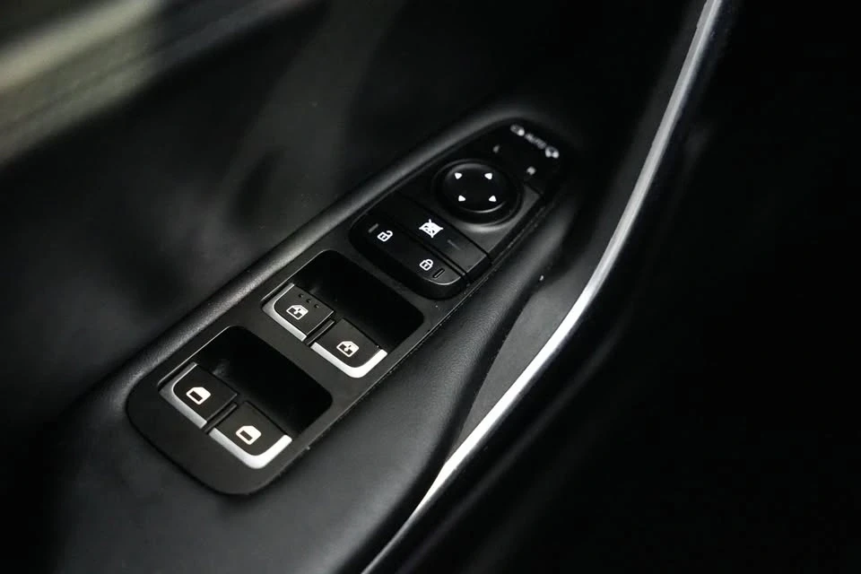 2018 Kia Stinger GT - Image 18 of 20