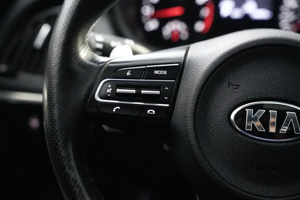 2018 Kia Stinger GT - Image 16 of 19