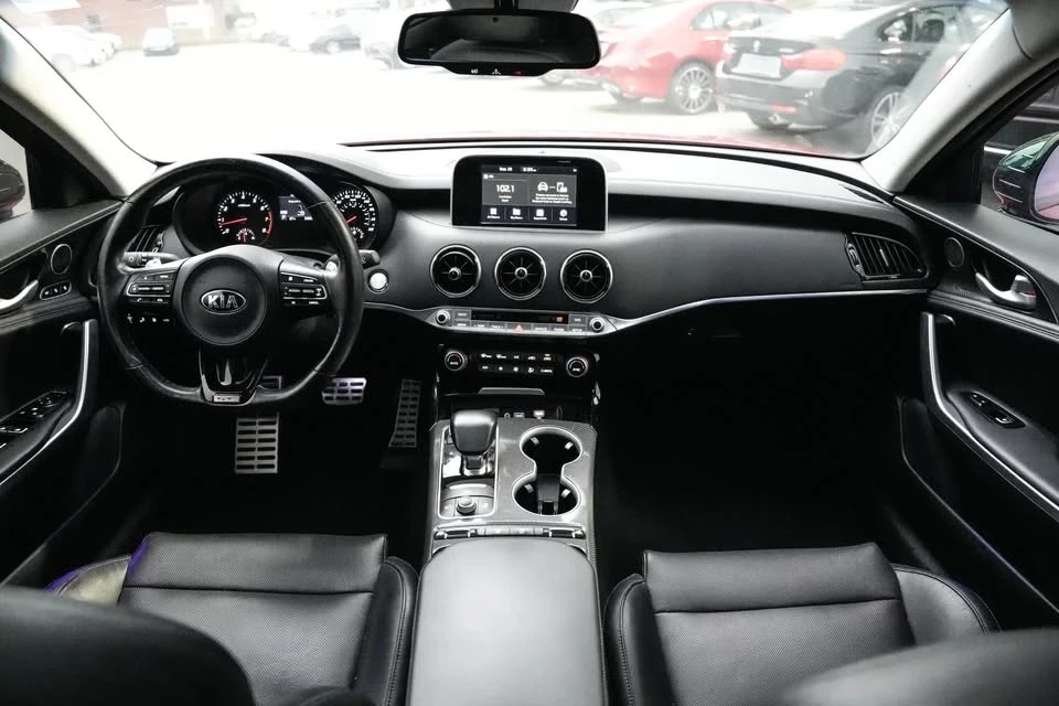 2018 Kia Stinger GT - Image 16 of 20