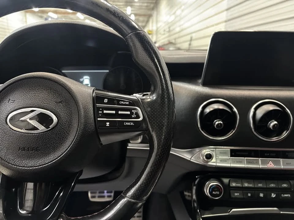 2018 Kia Stinger GT - Image 16 of 20