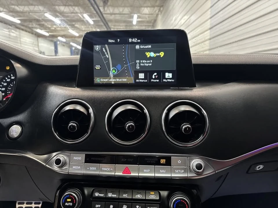 2018 Kia Stinger GT - Image 16 of 19