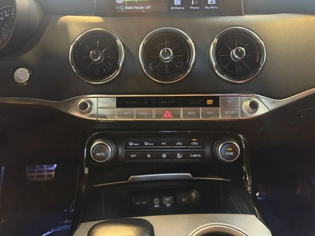 2018 Kia Stinger GT - Image 15 of 19