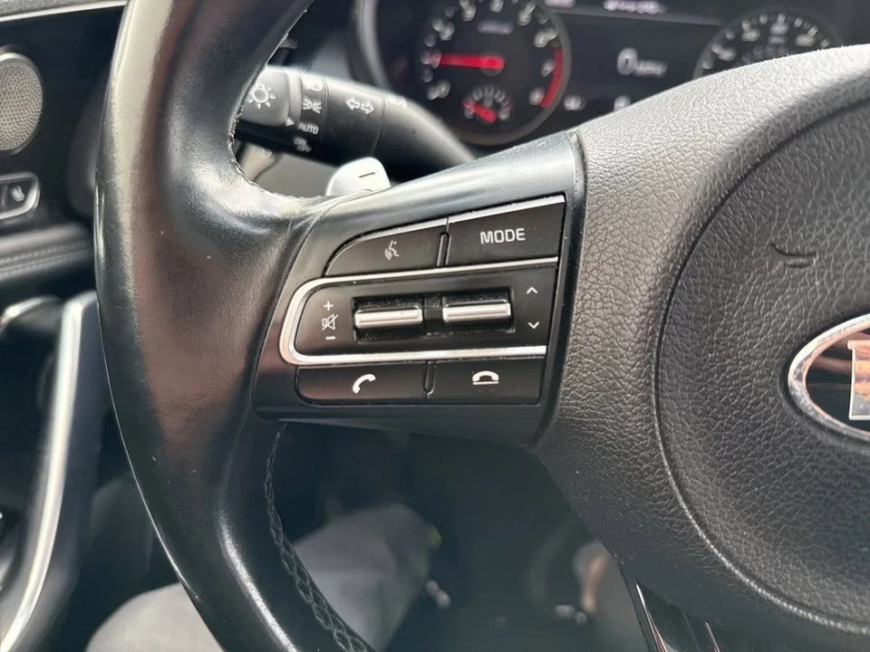2018 Kia Stinger - Image 9 of 15